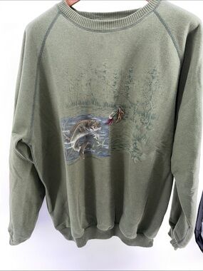 Olive Green Men’s Crewneck Fishing Graphic Sweatshirt